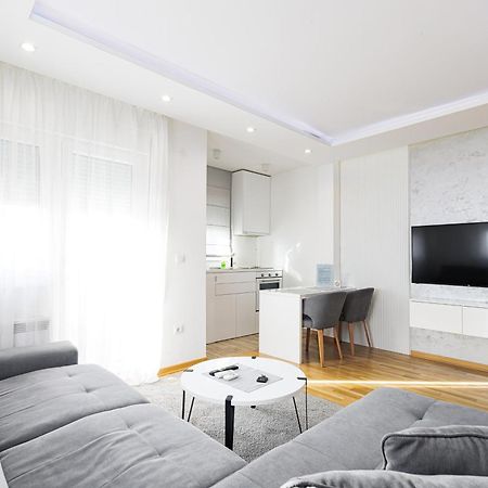 White Apartments เบลเกรด ภายนอก รูปภาพ